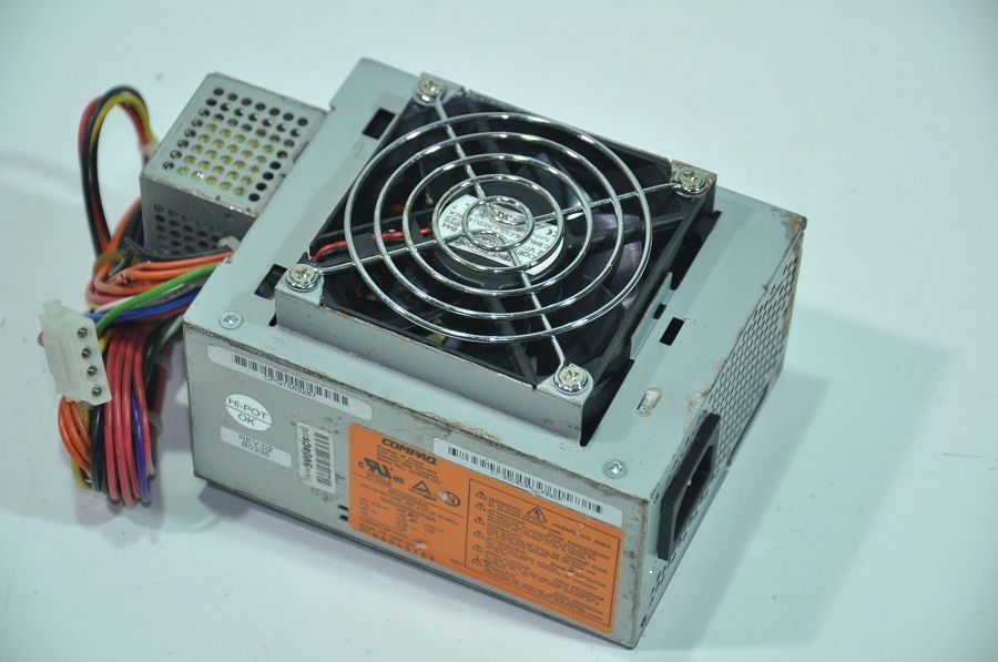 Compaq PS-5900-5CF 221254-001 224049-001 90W POWER SUPPLY