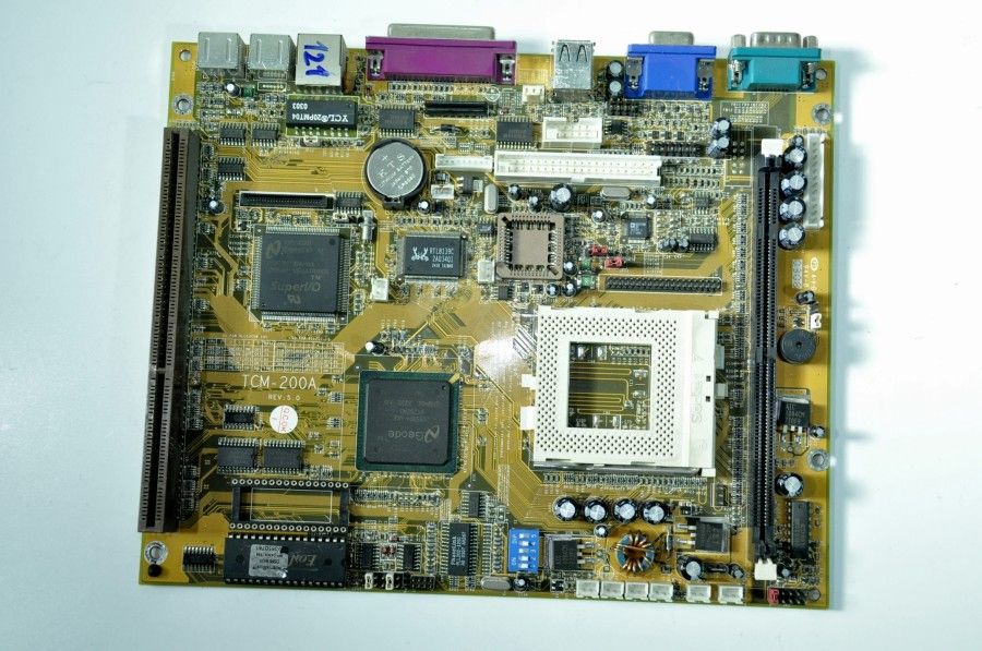 OEM P1 SOKET 7 TCM-200A SDRAM ANAKART