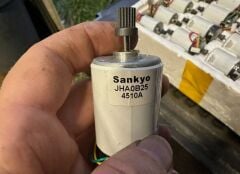 Sankyo JHAOB25 Encoderli Motor