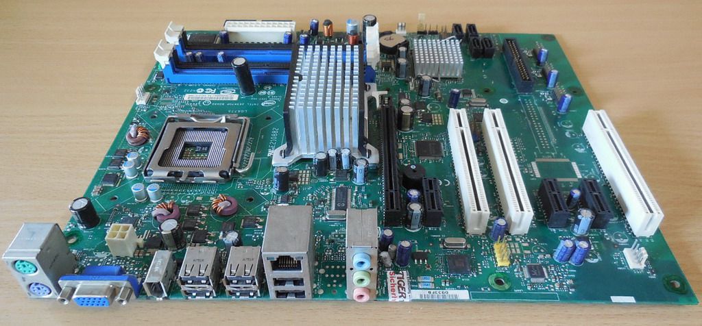 INTEL DG33FB G33 ATX E210882 LGA775 MOTHERBOARD D81072-306