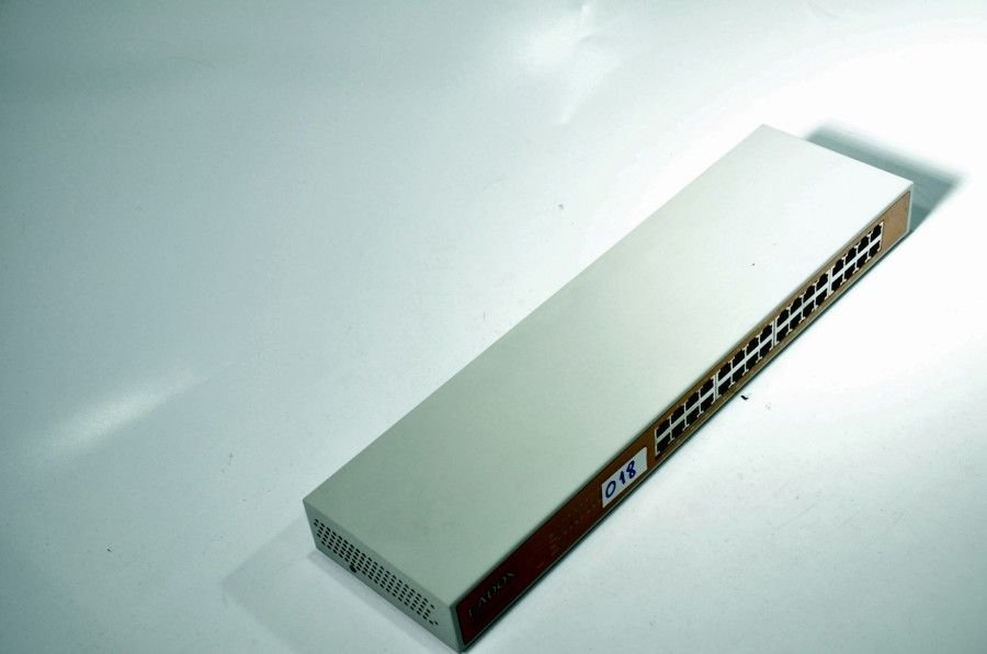 LADOX RACKMOUNT 32 PORT SWITCH