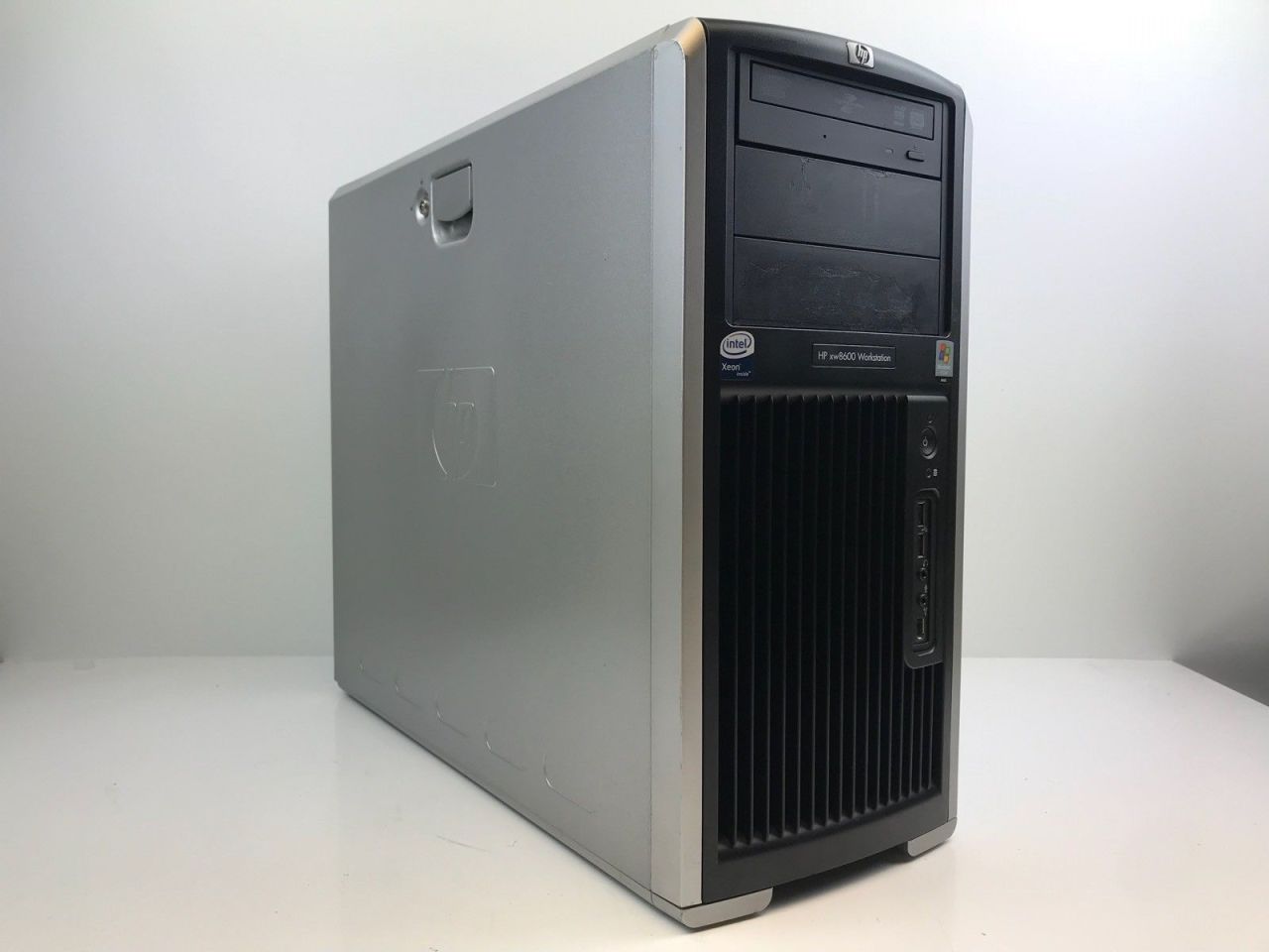 HP Workstation xw8600 - 2x Xeon E5405 2.0 GHz 16GB RAM 500GB HDD